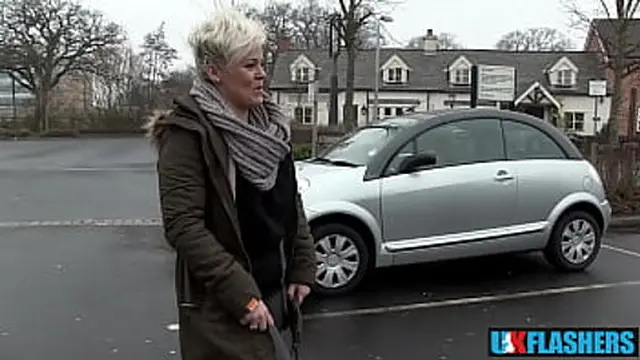 Can All See My Pussy🌮️? Bree Branning Shows Off &mdash;  Urinates for UK Flashers