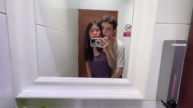 Real boyfriend girlfriend Home Toilet Sex Mms