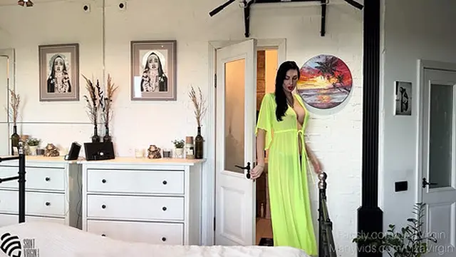 Sassy Mature Sucking Pole and Gets Cum On Face