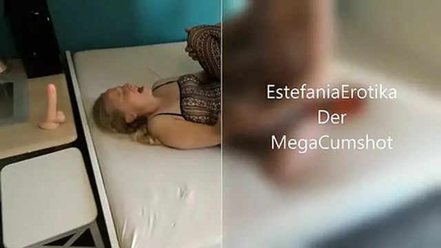  Busty milf gets giant cock🌭 deepthroat and cum dump