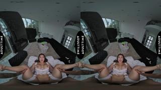 Get up close and personal with Nicole Doshi's titty fuckin' and wild ride cock🌭 rodeo